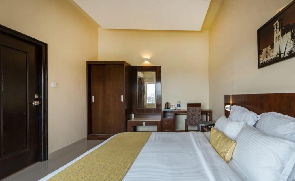 Room image 3